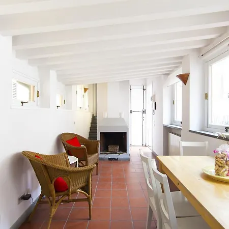 Riverside In Apartment *
